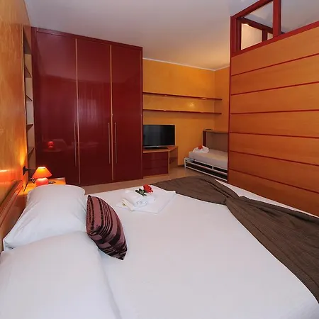 Cp Aparthotel 3*